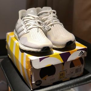 Adidas Ultraboost White/Gradient sz. 10.5